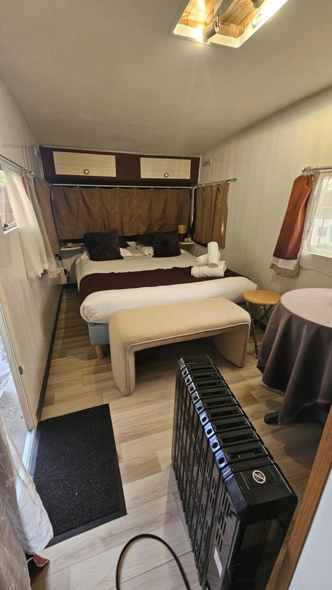 Esprit Etape Chambres d'hôtes et table d'hôte Saint-Barthélemy-de-Vals Exterior foto