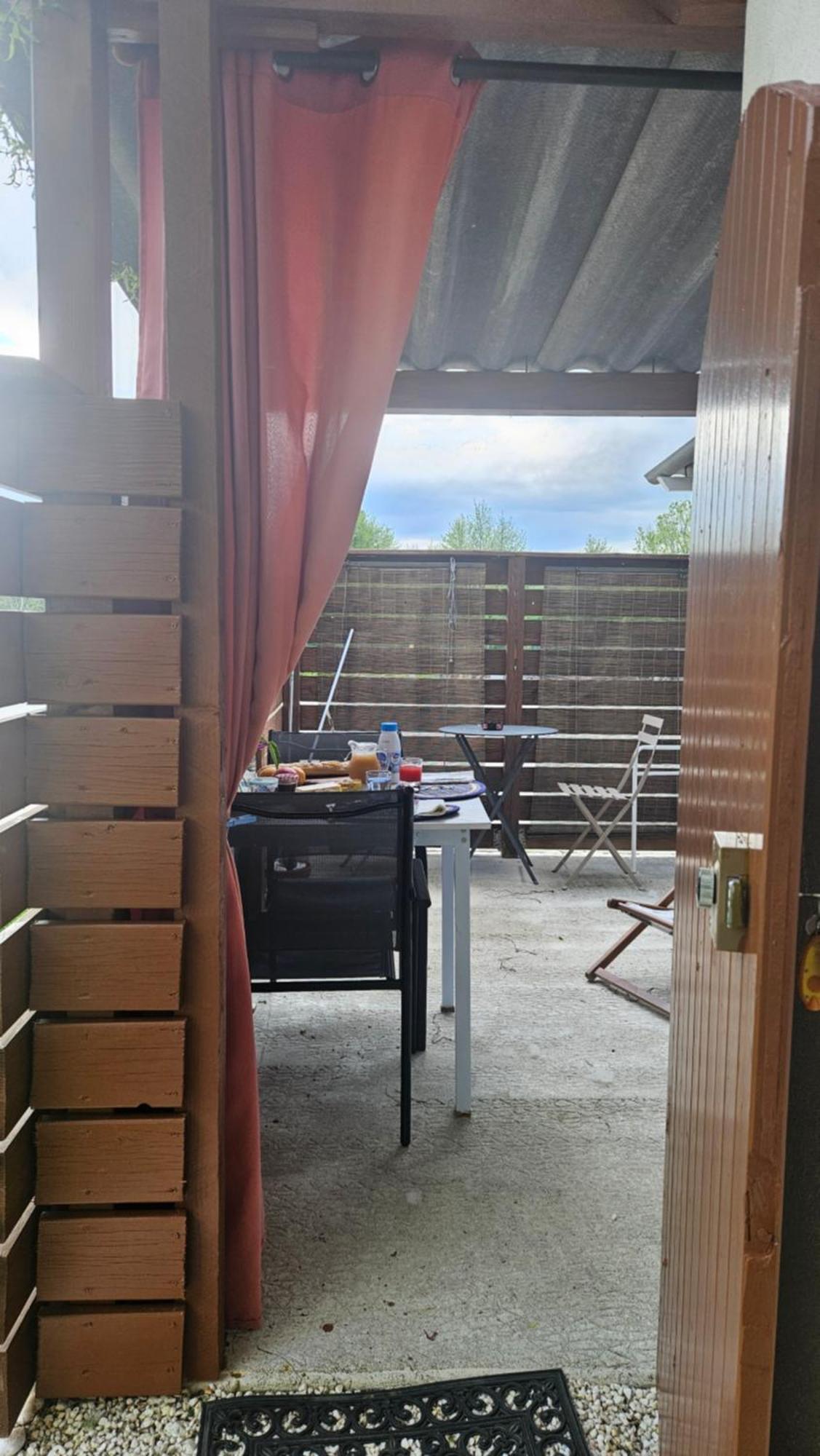 Esprit Etape Chambres d'hôtes et table d'hôte Saint-Barthélemy-de-Vals Exterior foto
